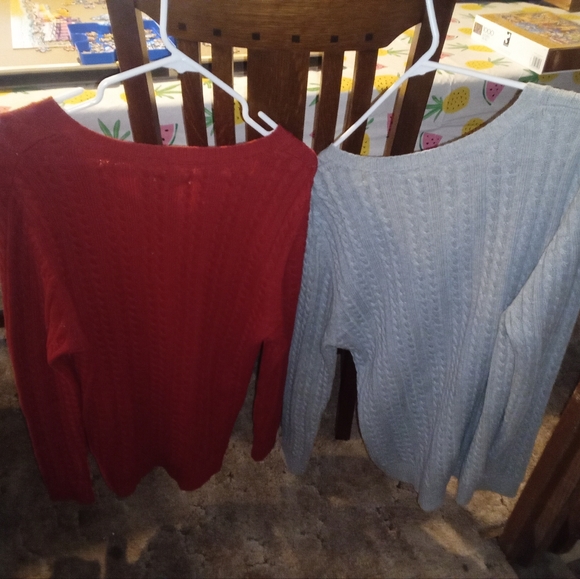 Croft & Barrow SET(Red&Gray) Vintage Cable Knit V-neck Sweaters. Sz. Women XL - Picture 2 of 16
